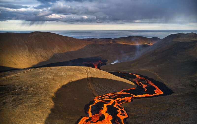 Erupcja wulkanu Fagradalsfjall na Islandii.